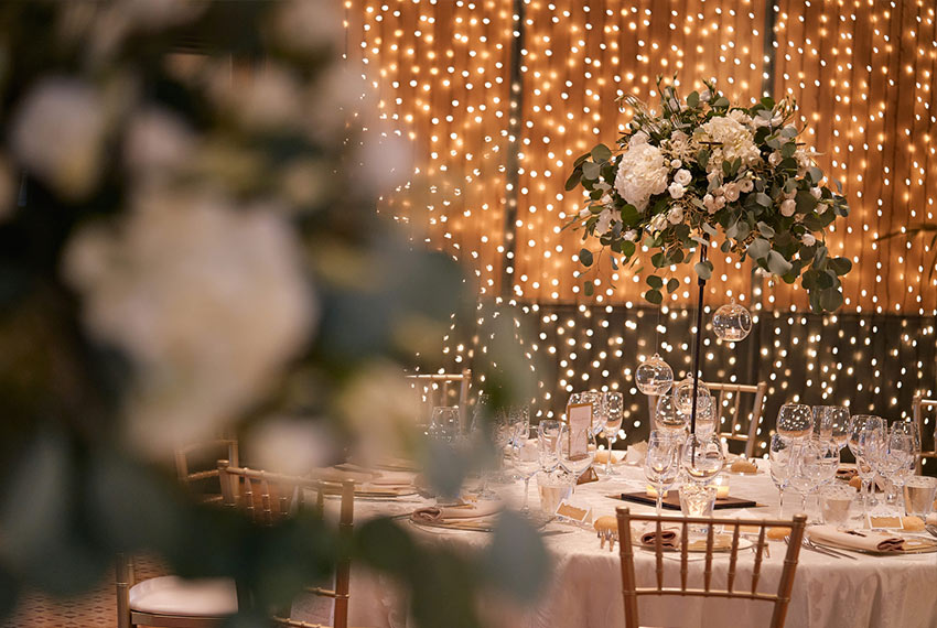 Una boda elegante y romántica en el palacio de Bell Recó